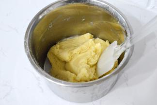 快速混合搅拌均匀至看不到干粉