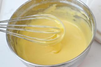 搅拌混合均匀至看不到干粉