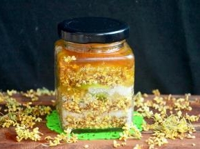 这是腌制了3小时的样子，白糖基本融化了