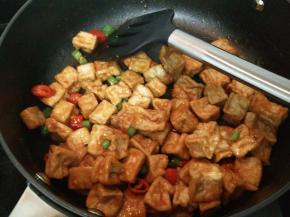 炒均匀就可以出锅了。