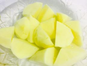 土豆去皮切块