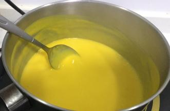 搅拌均匀，小火熬开，至粘稠关火（期间需要不停搅拌，以免糊锅）