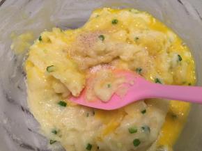 搅拌至蛋黄完成融化