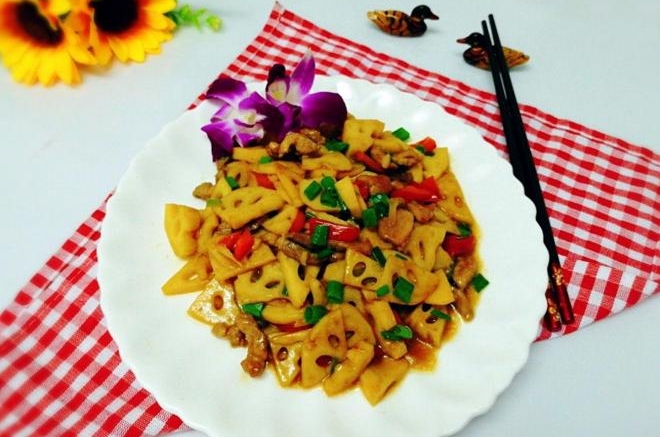 藕丁炒肉丝