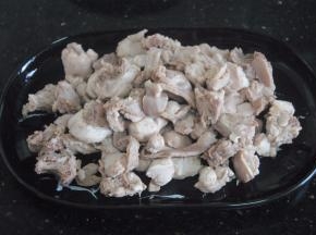 兔肉焯水后捞出