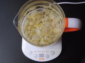 注入800毫升清水开始煮沸后煮10分钟