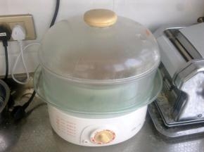 上锅蒸制50分钟。