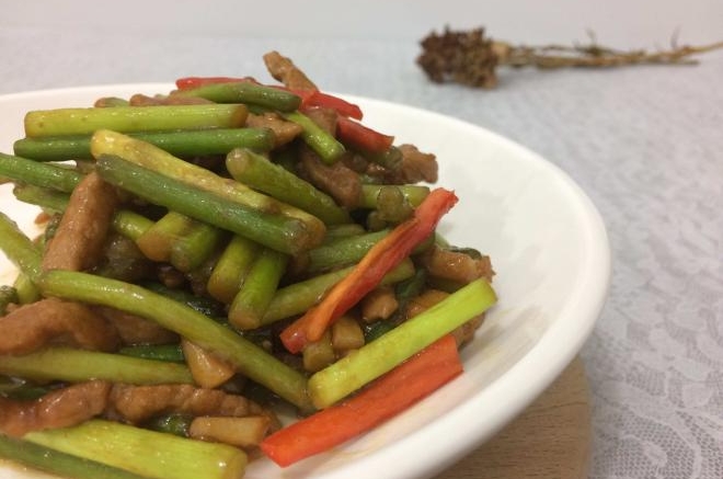 肉炒蒜苔