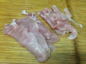 肉先切成片然后切成丝