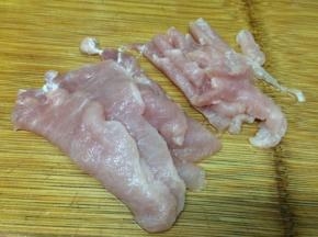肉先切成片然后切成丝