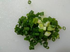 葱切葱花。