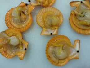 去除内脏洗净沥干水分。