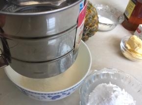 低筋面粉过筛