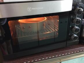 放入预热好的烤箱175摄氏度中层上下火30分钟