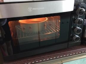 放入预热好的烤箱175摄氏度中层上下火30分钟