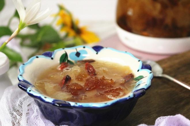 桃胶银耳养颜羹