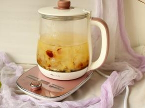 煮银耳汤，然后就可以去追剧了。