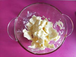 黄油室温软化。