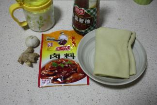 准备这几样，这卤料包我家常备，方便啊。