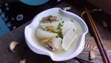 待程序结束，一碗，可口的白萝卜骨头汤，好喝又营养；