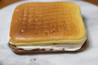 像这样分色夹层。「我没有夹水果，因为5层已经更高了……」