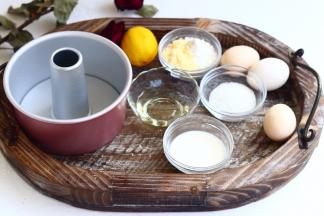 以上食材适用于一份学厨6寸中空阳极戚风模具用量.鸡蛋选比较大个的，60g以上的，如果比较小的建议再加一个蛋清！