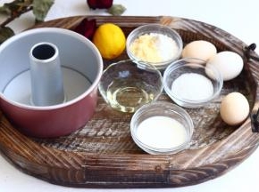 以上食材适用于一份学厨6寸中空阳极戚风模具用量.鸡蛋选比较大个的，60g以上的，如果比较小的建议再加一个蛋清！