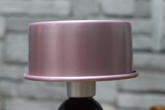 出炉后记得倒扣。用酒瓶顶着就行了。