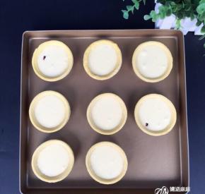 蛋液装8分满即可