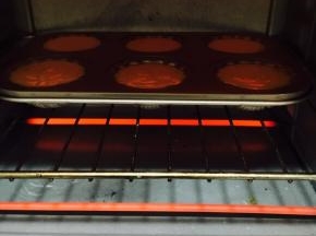 烤箱预热180度，中层20分钟