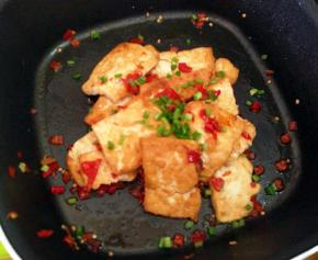 再加入葱叶即可