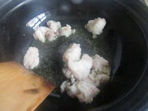 把羊油焅出油来。