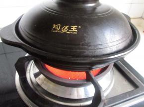 改小火慢炖约30分钟。