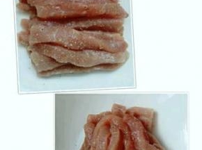 加入盐，胡椒粉，料酒腌制十几分钟。
