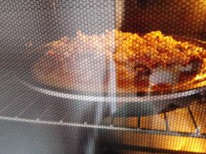 烤箱预热，上下火，中层，200度，烤20分钟左右，