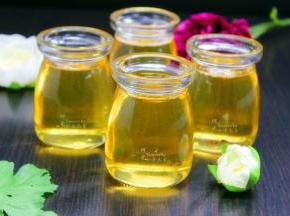 冷却，倒入密封罐，保存，第二天即可使用。