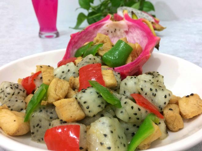 鸡肉炒火龙果
