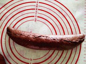 12.	底下收口，要捏紧，