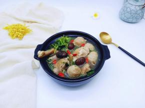 装入砂锅中，撒上即可枸杞点缀(^_^)