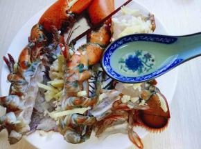 加入料酒，味极鲜。