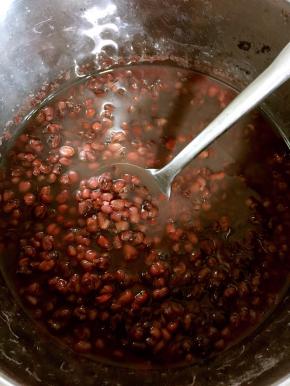 按蹄筋健两次即可！（蹄筋健每次是30分钟，按2次就是60分钟，红豆压的很软烂呢！）