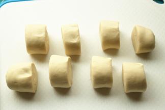 切成8份，总共可以做16个刀切馒头。