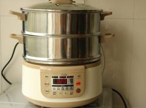 电蒸锅选择营养蒸，面食，时间调整为20分钟。我的馒头比较小，如果大馒头适当增加时间。