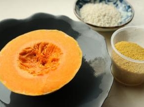 准备好食材和醇浆机。