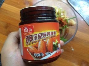 加入孜然粉辣椒粉奥尔良粉
