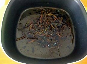 加入第一步的汁烧个1分钟，葱油就好了。