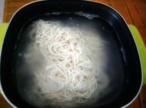 水开下面煮熟