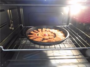 再放进UKOEO烤箱烤2分钟就好了。