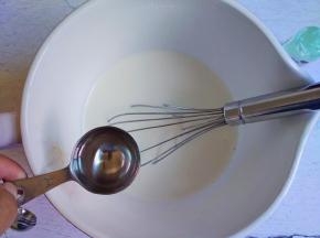 再加入朗姆酒，搅拌均匀，过滤一遍