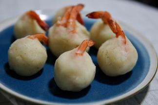 依次做好所有的土豆虾球